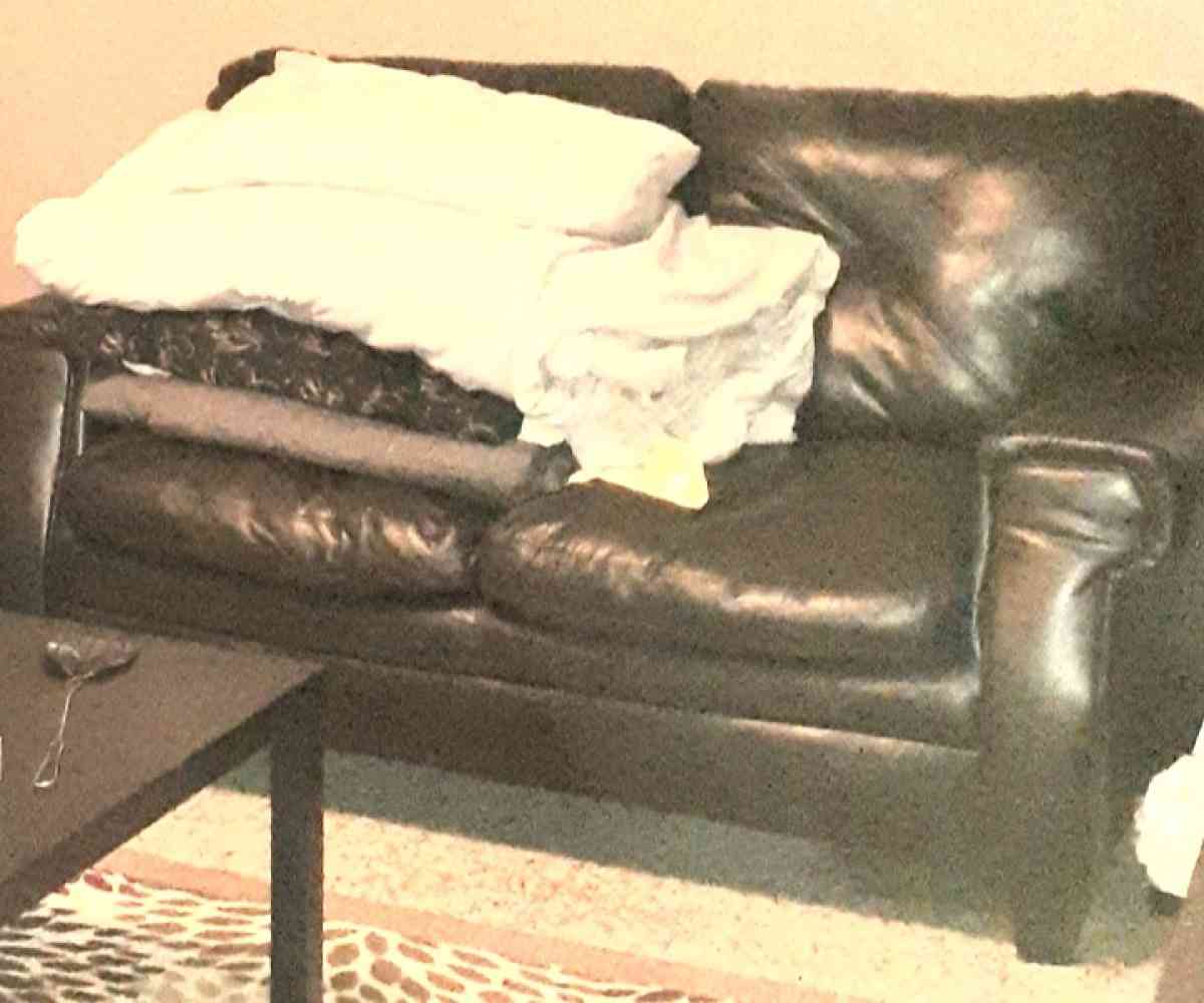 Like new couch and Loveseat