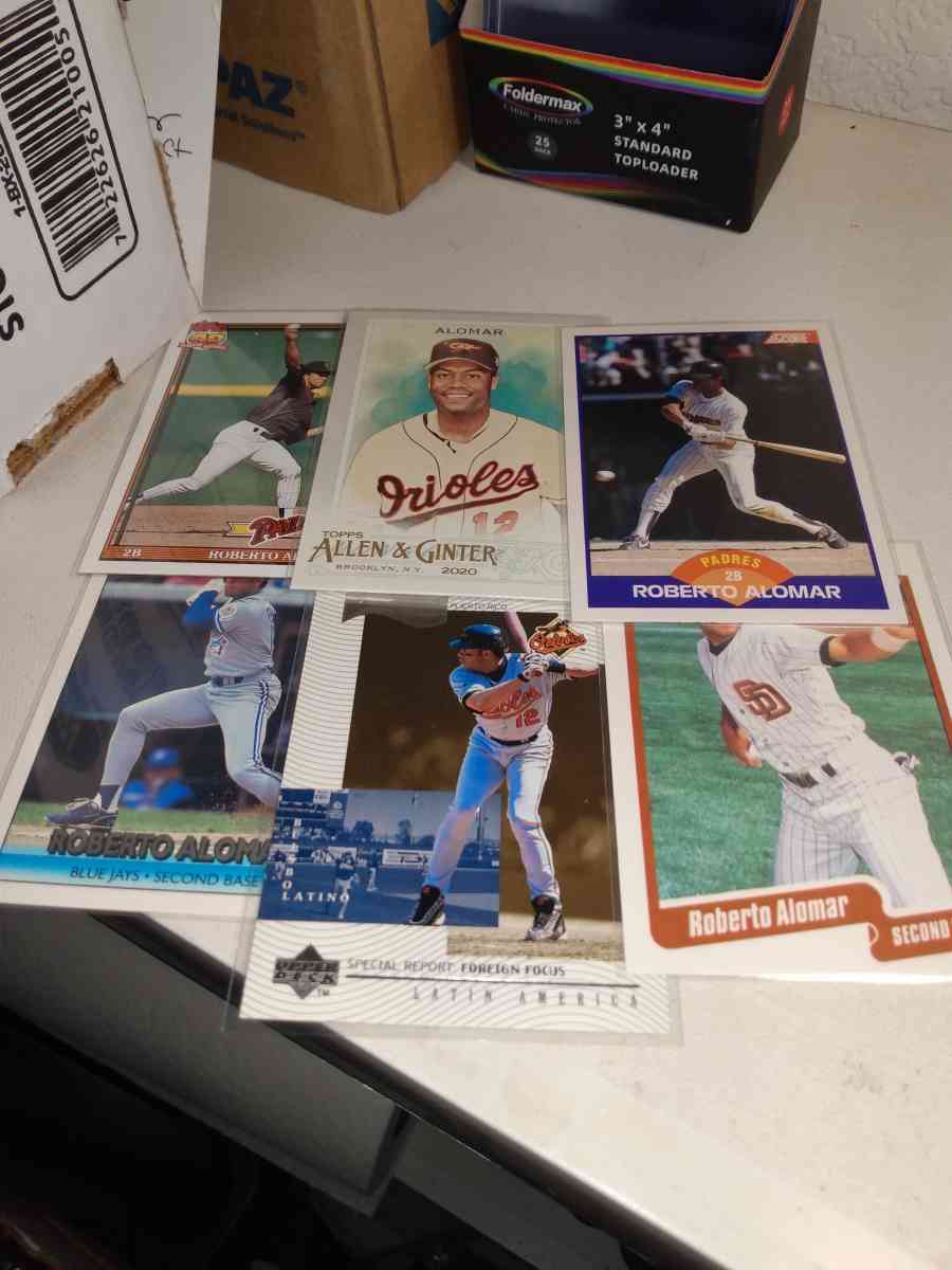 six card lot Hall of famer Roberto alomar