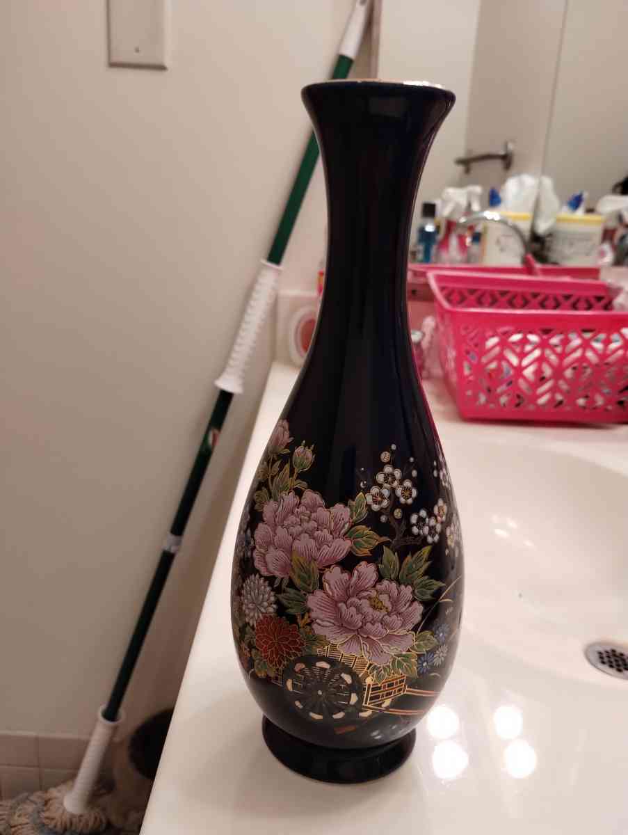 candle holder 2 glass vases