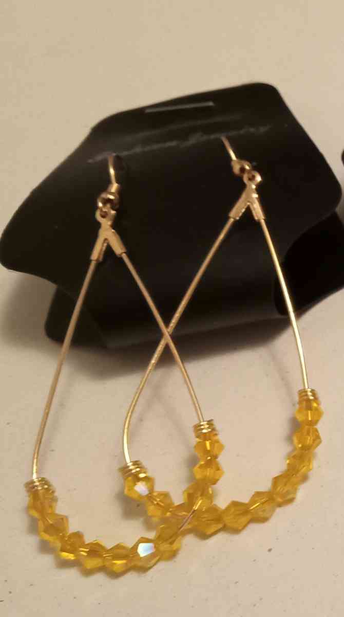dangle earrings