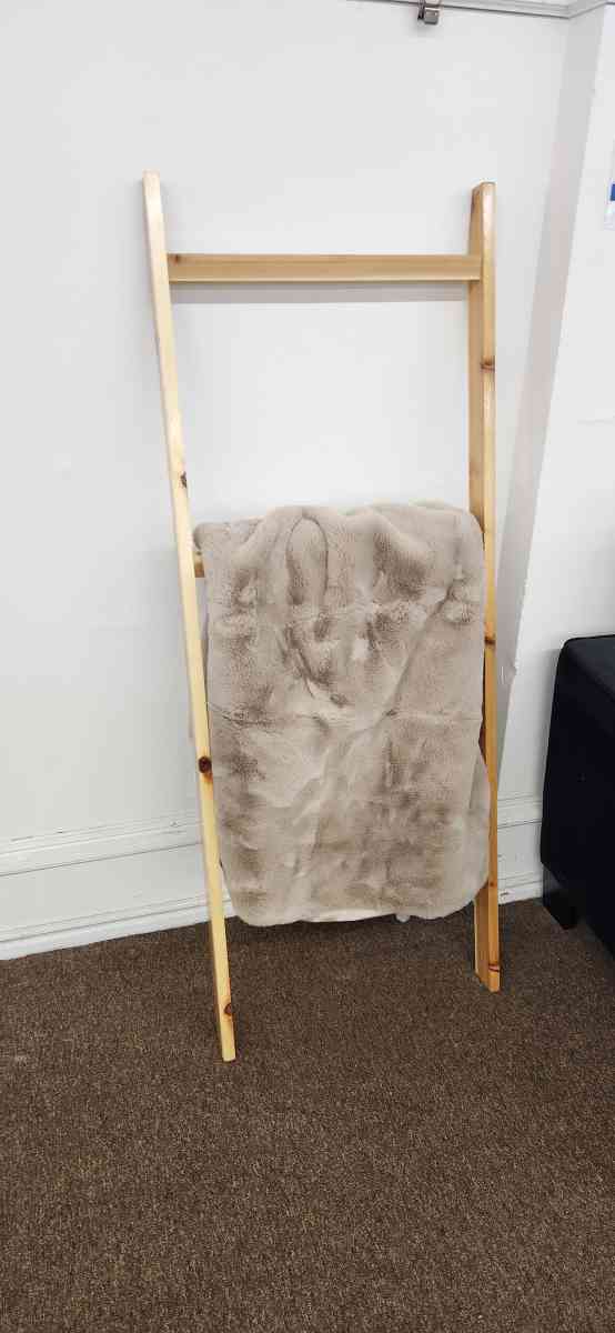 leaning blanket rack