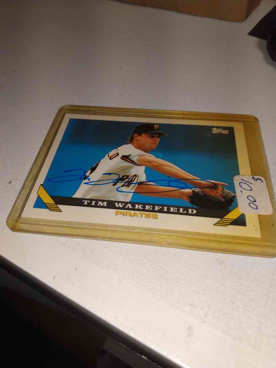 1993 Topps Tim Wakefield autographed on card