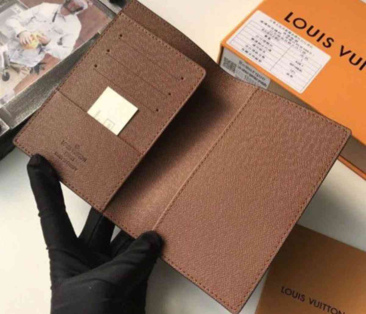 passport wallet