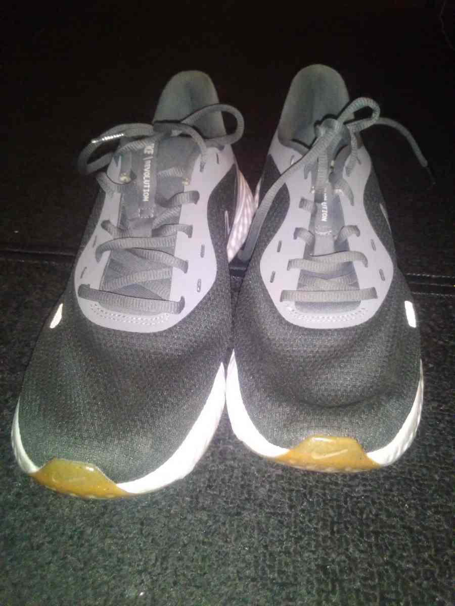 Nike Revolutions