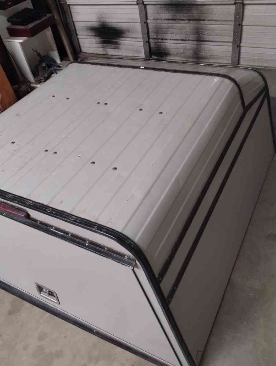 utility camper cap for Chevy colorado or other small pickup