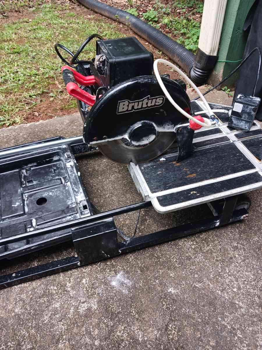 tile and wood saw with table
