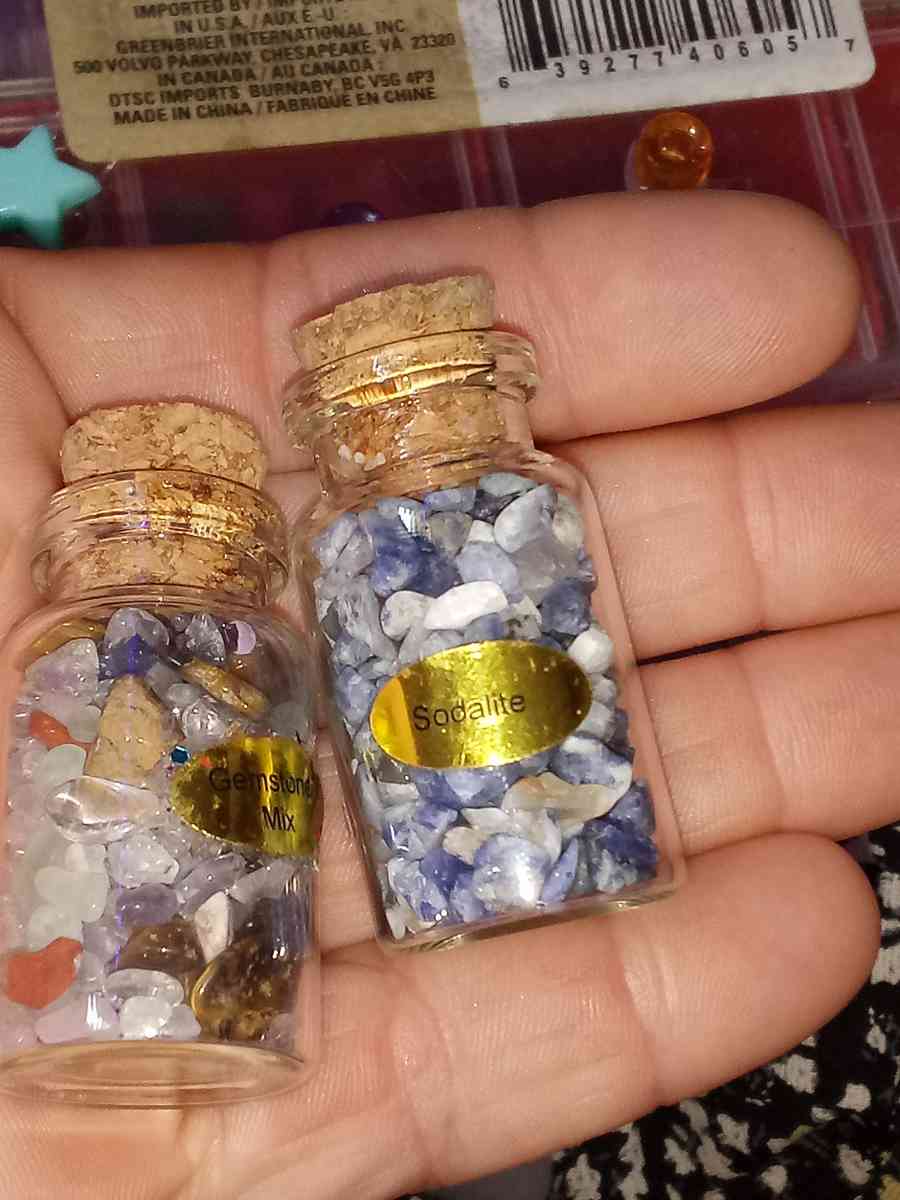 mini bottles of quartz