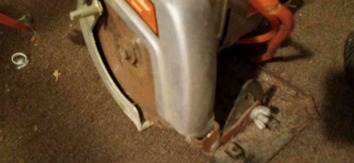 Black and Decker circular saw works good   pick up only