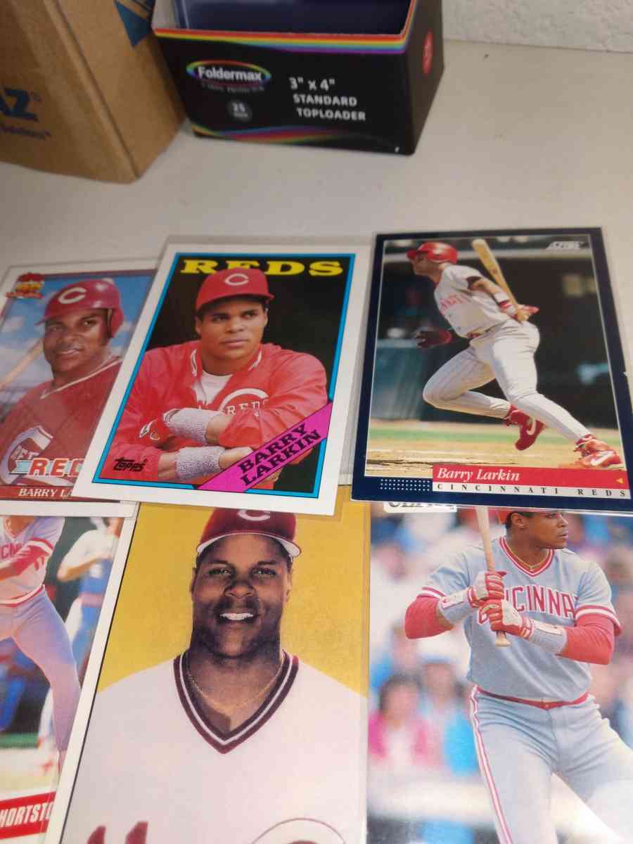 six card lot of Barry Larkin Hall of famer