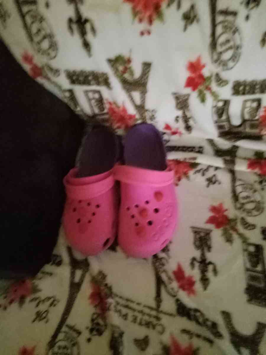 crocs
