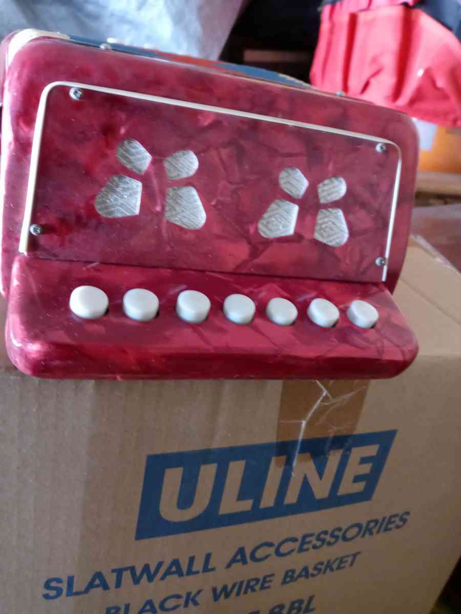 1970accordion new in box