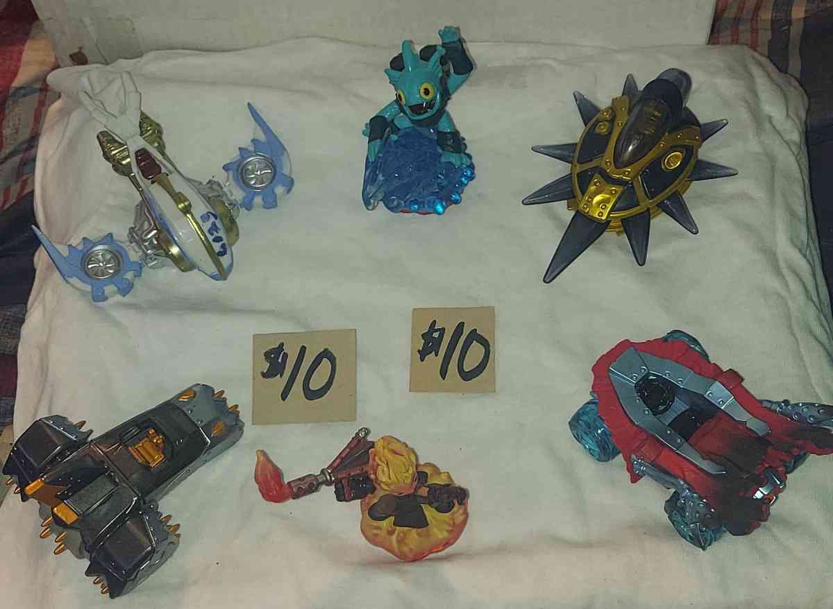 skylanders figures