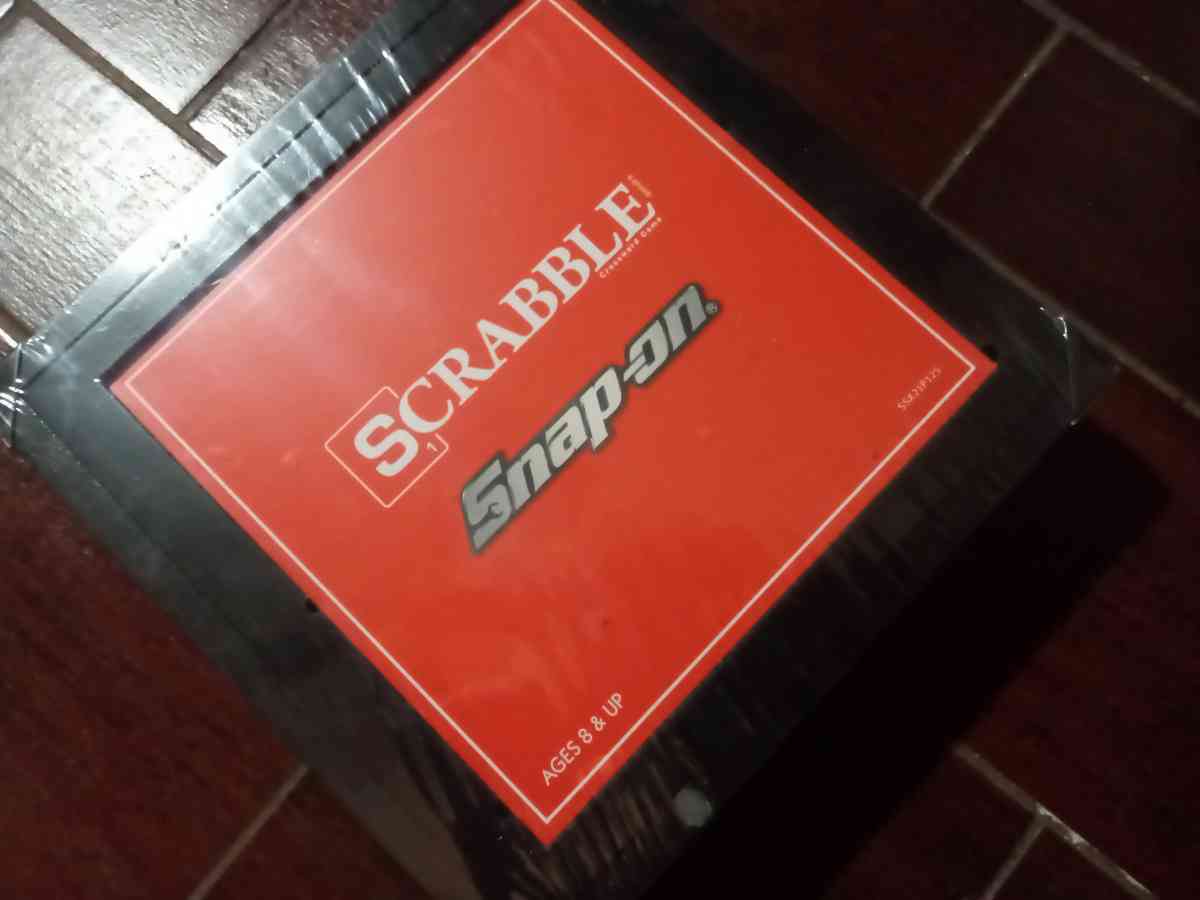Scrabble Snap on Edition board game