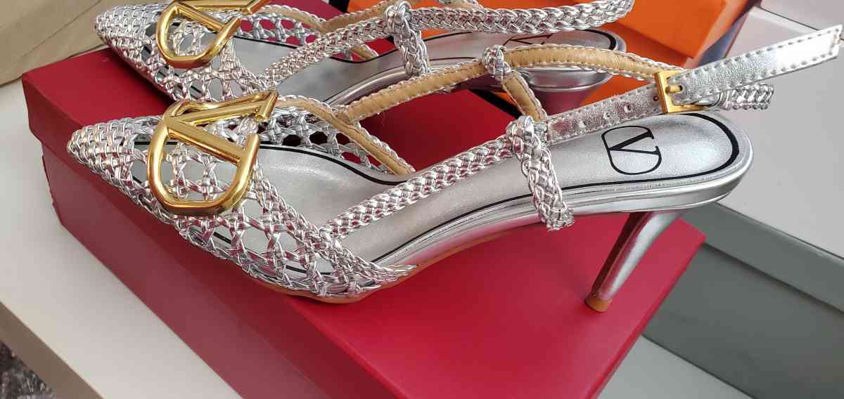 silver V Raffia size 6