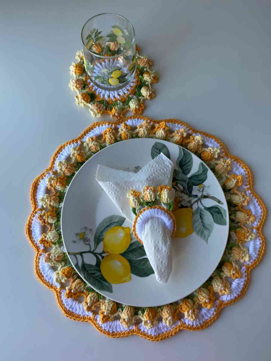 sousplat tulips in crochet 18 pieces for set table