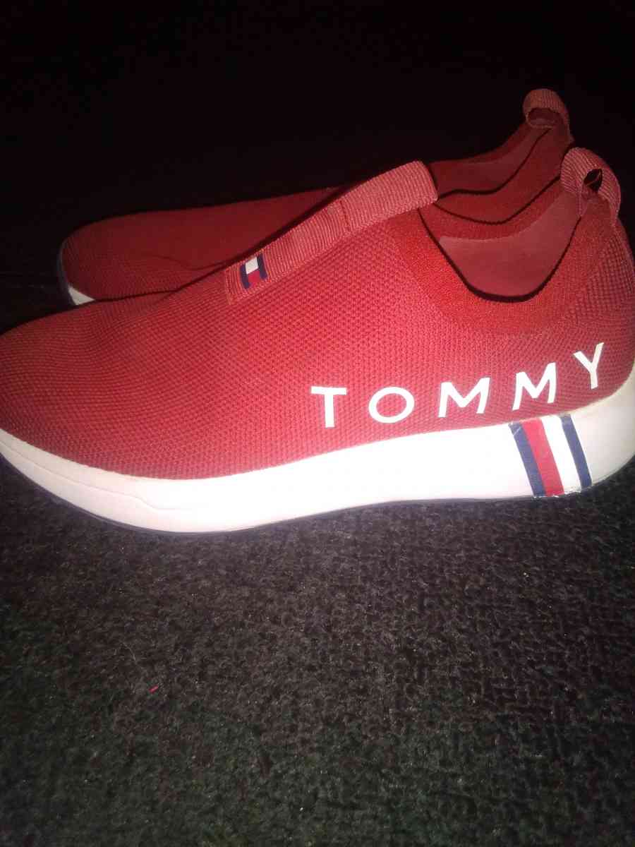 Tommy Sneakers
