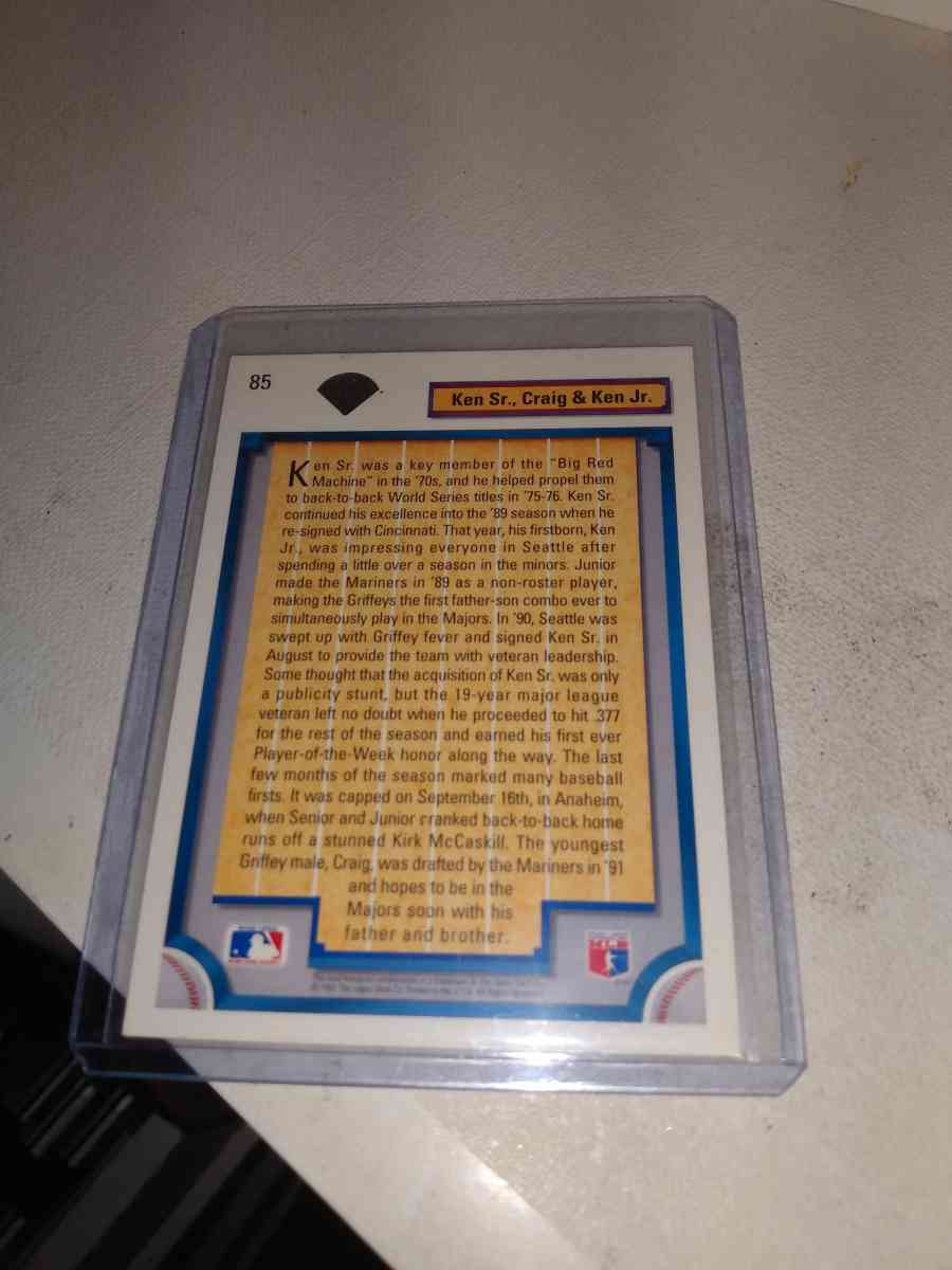 1992 upper Deck Ken River Jr his father and brother