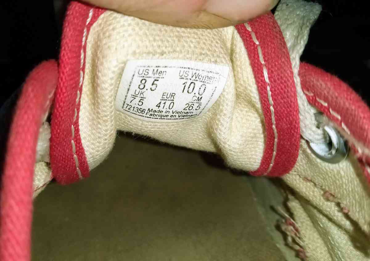 Vans Authentic off the wall carmine rose canvas shoes