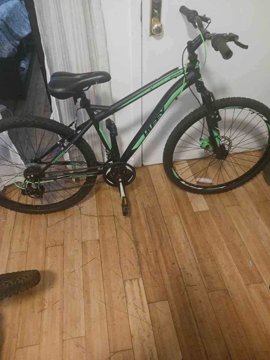 Nighthawk Mens Mountain Bike Black and Green 26inch