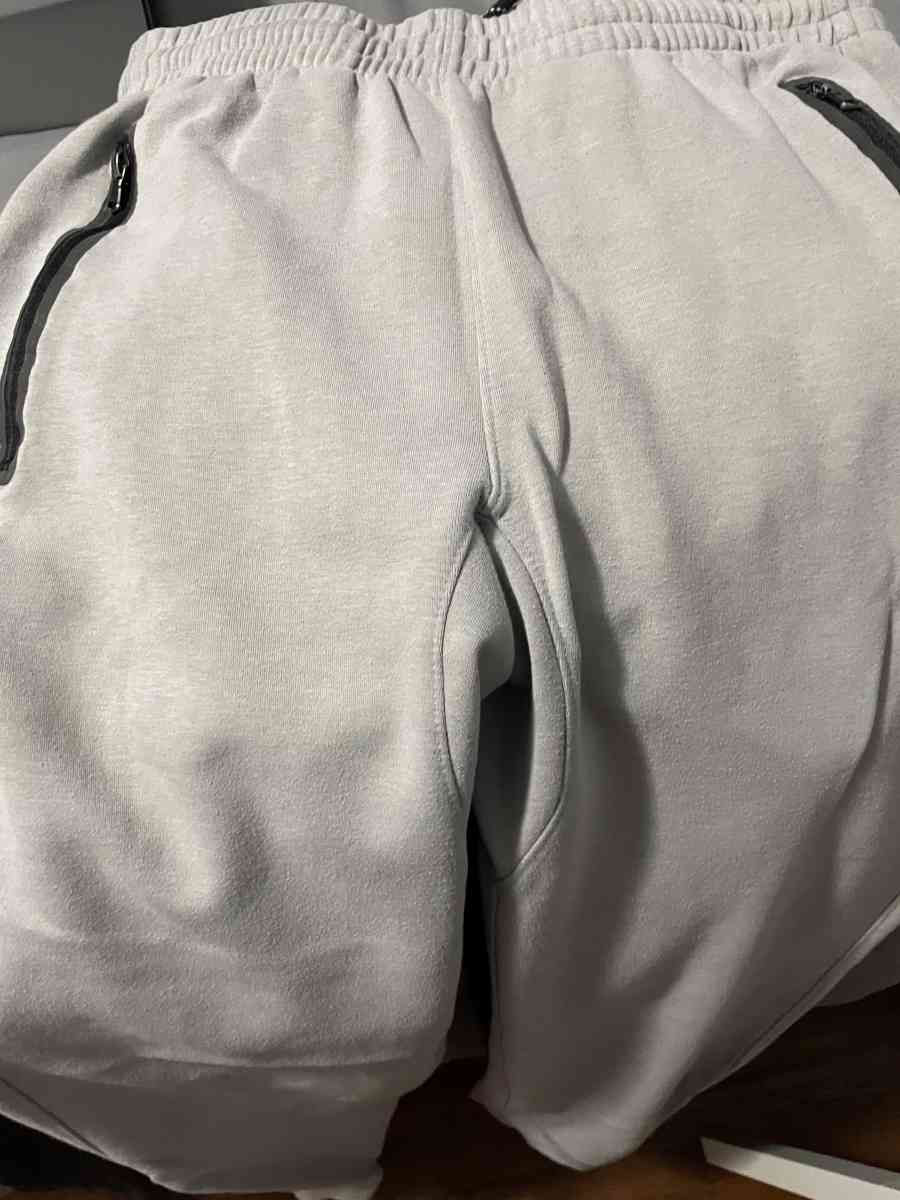 old navy black and white pants medium size