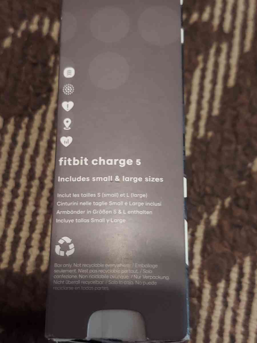 fit bit charge 5 NEW