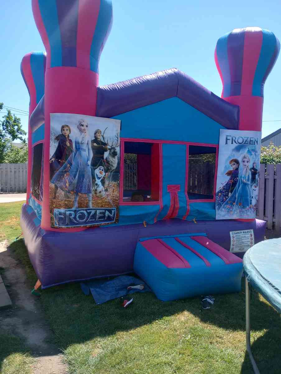 rent bouncy house