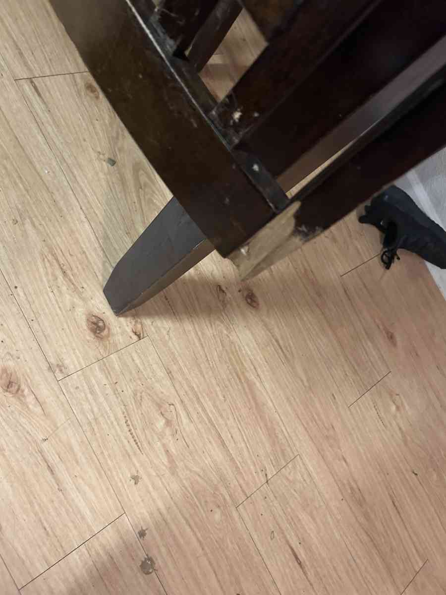 5 chair table