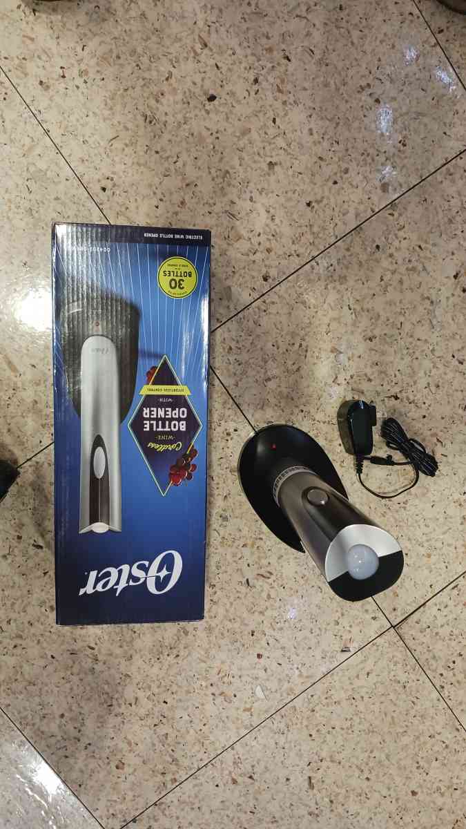 Electronic wine opener