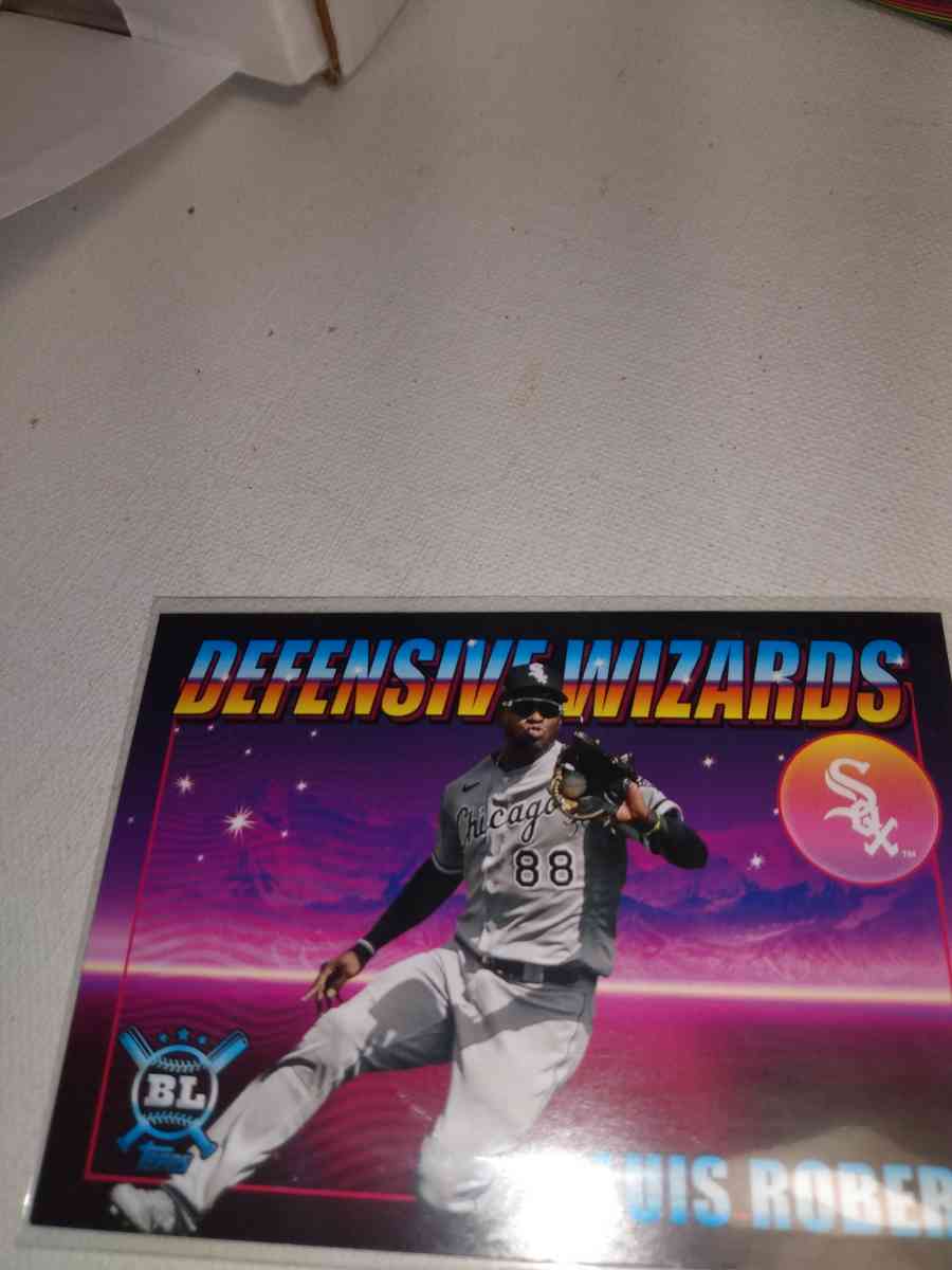 2021 Topps Big League Luis Robert defensive wizard