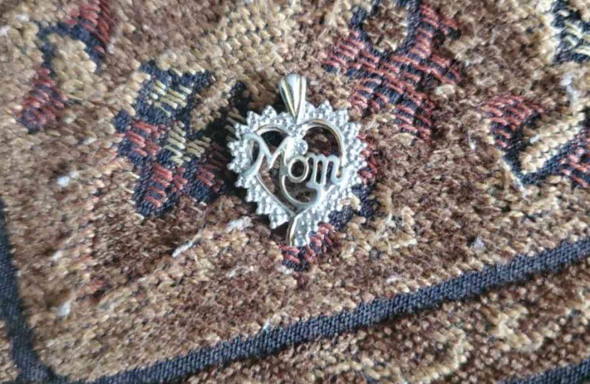 Heart Shaped Mom Necklace Pendant