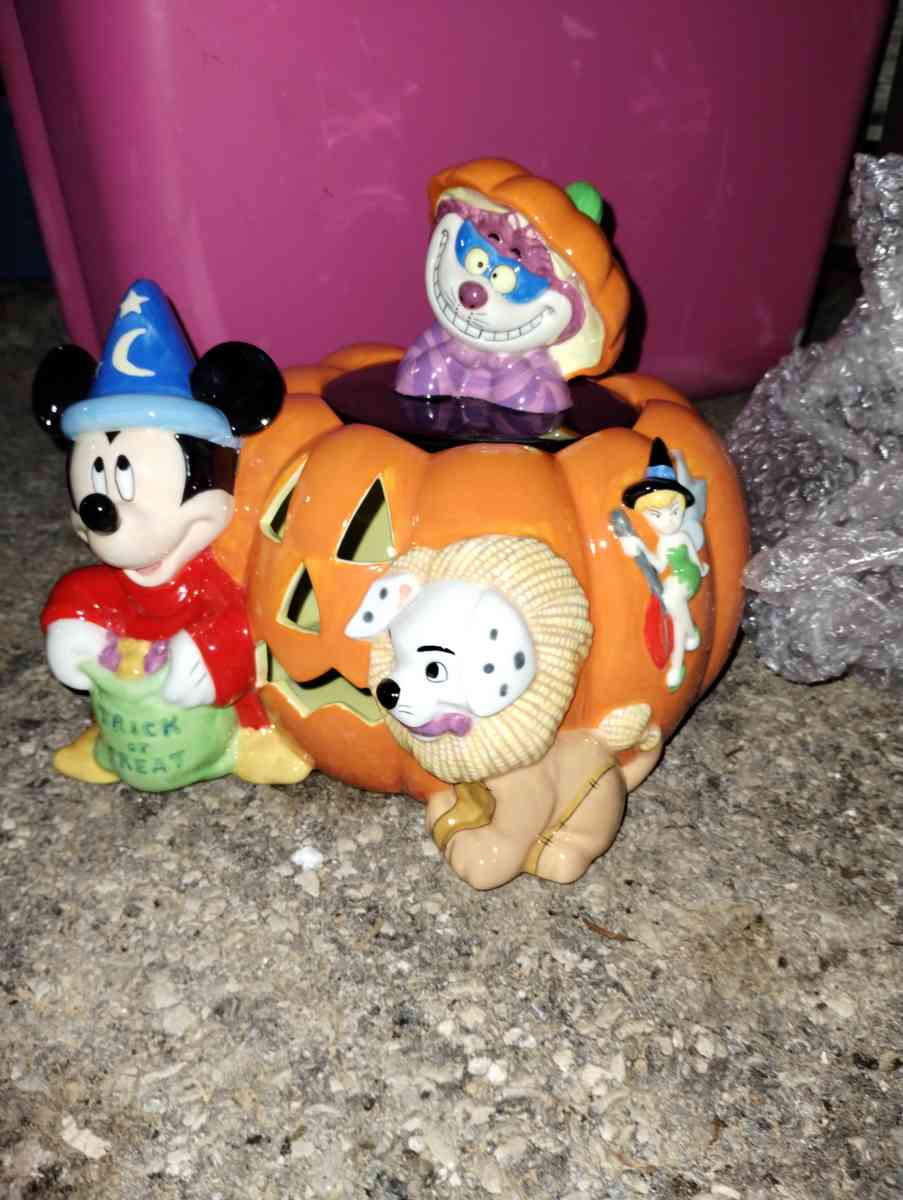 mickey mouse and friends Halloween pumpkin cookie jar