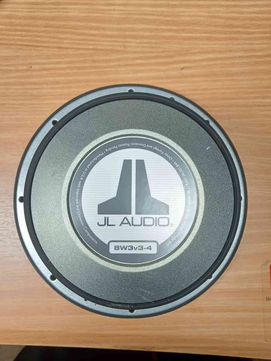 8 JL audio subwoofer 8W3v3 4