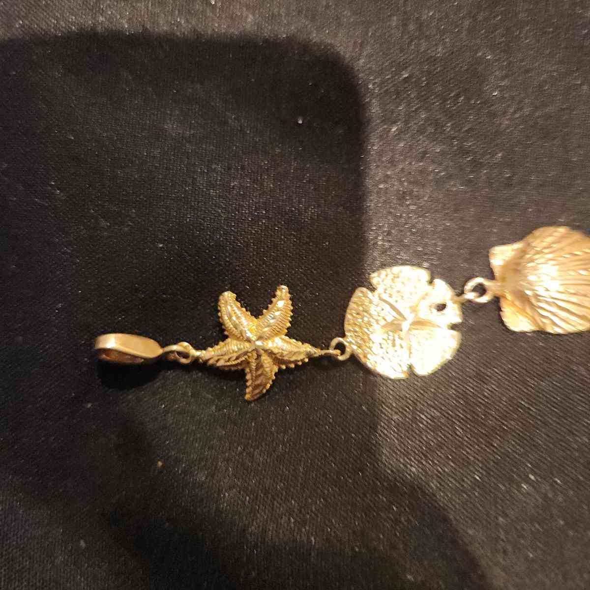 Sanddollar and Starfish Gold Bracelet