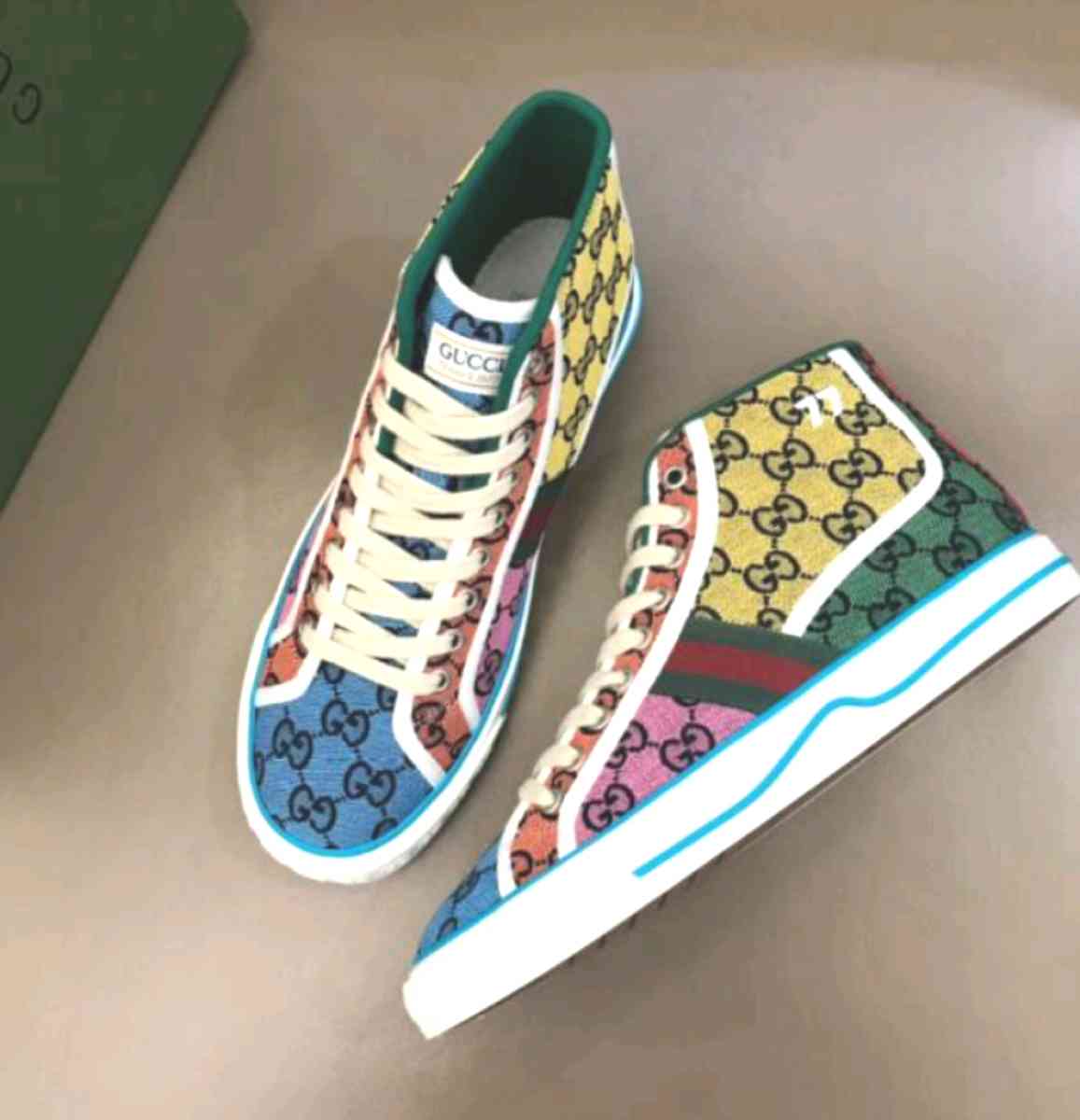 Classic Top Notch 1977 Gucci Soft