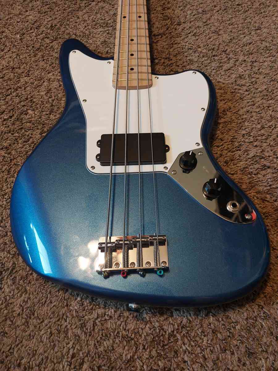 fender bass guitar