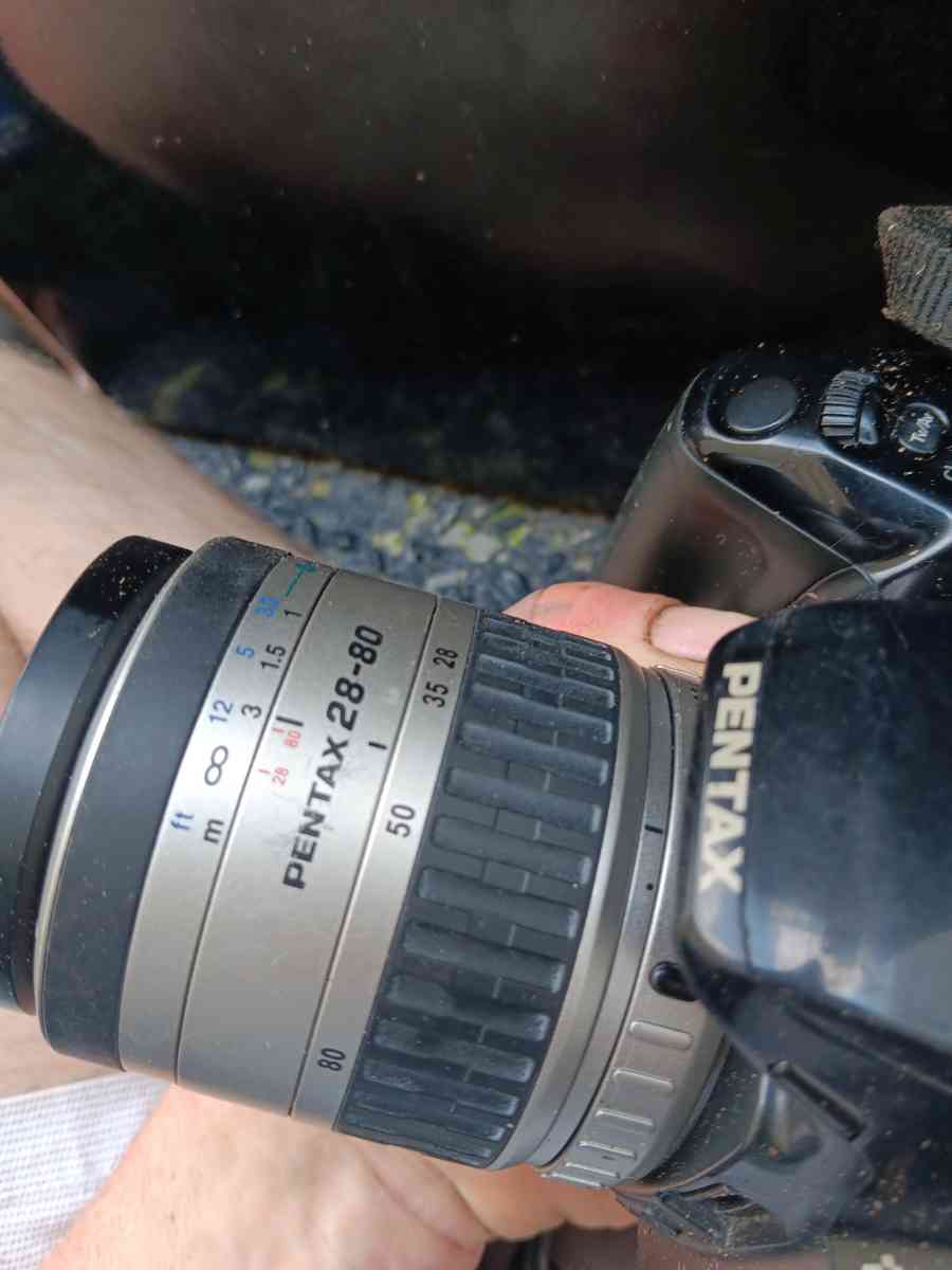 bundle of cameras all in very  good condition