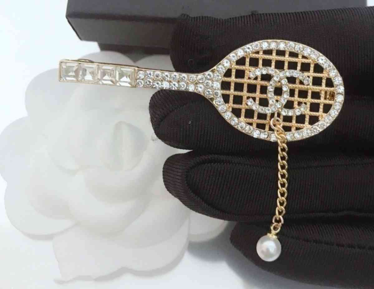 brooches pin cc