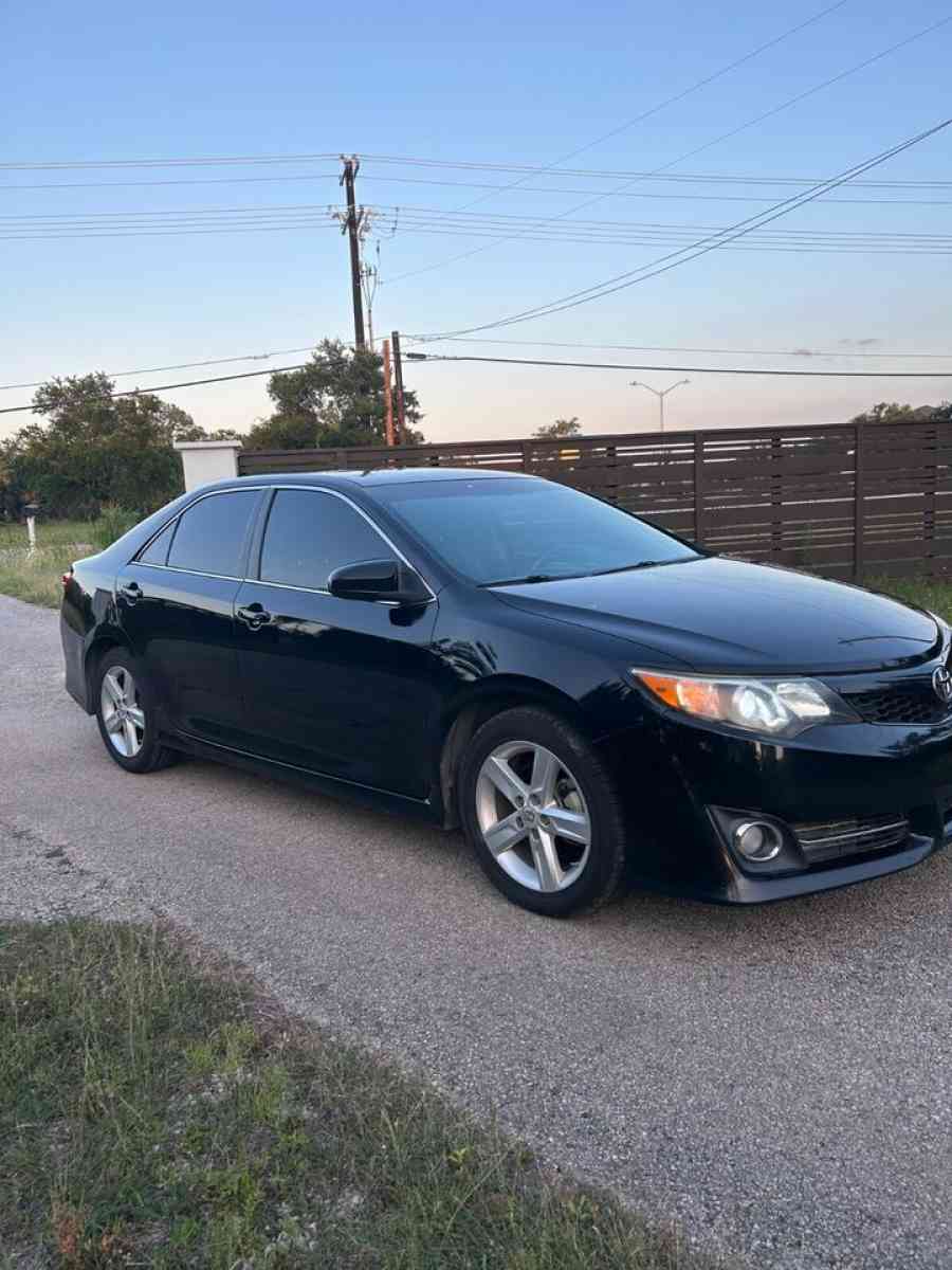 2013 Toyota Camry Luxury Edition