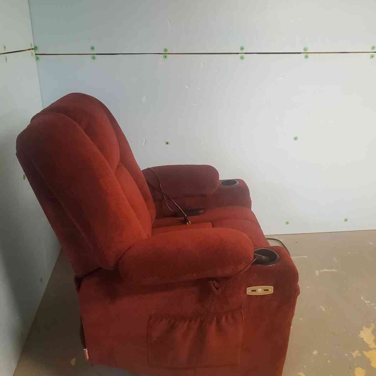 electric plush recliner with heat and massage