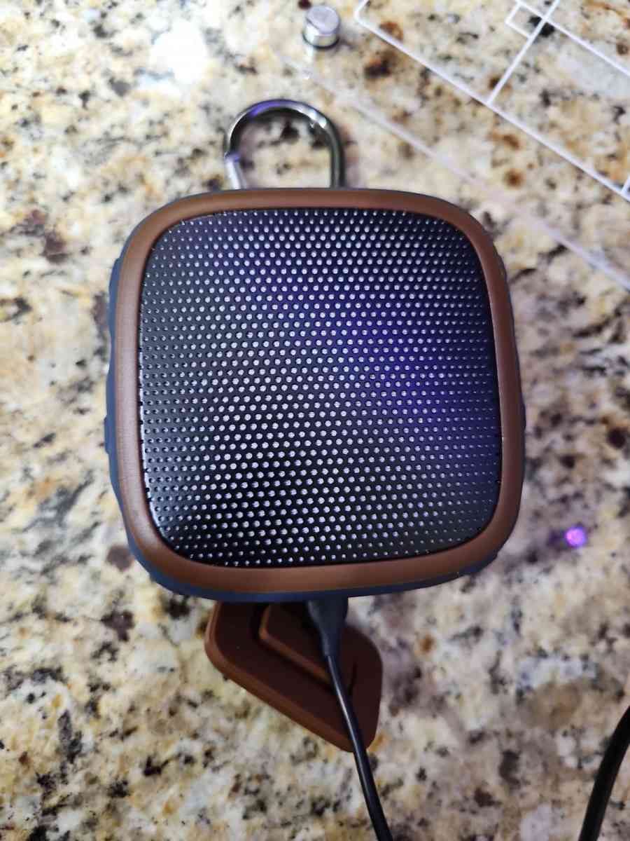 water proof portable speaker
