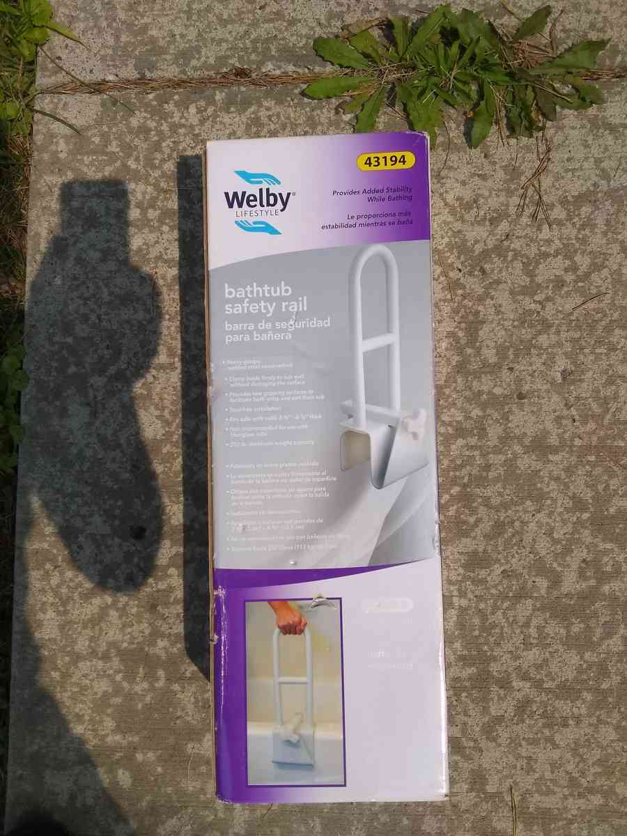 Welby bath tub safety rail