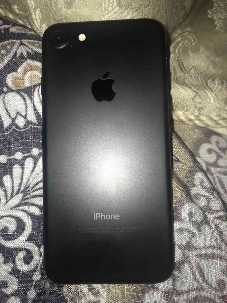 iPhone 7 32GB and unlocked and already reset and ready to go