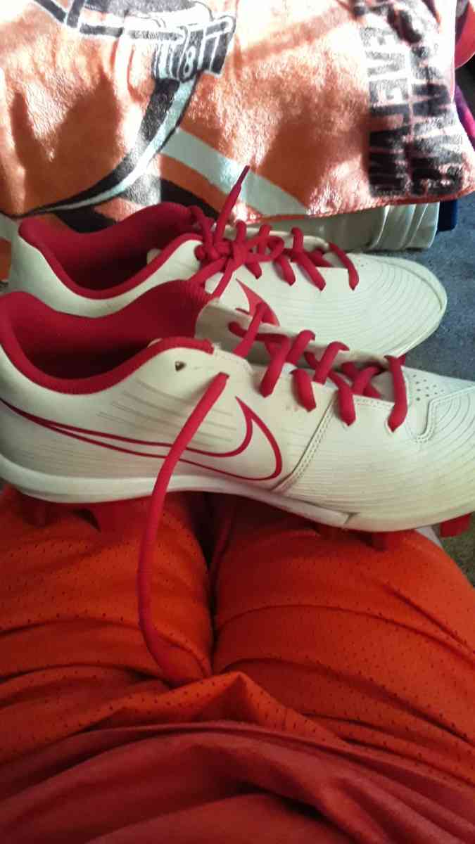 I am selling womens softball cleats