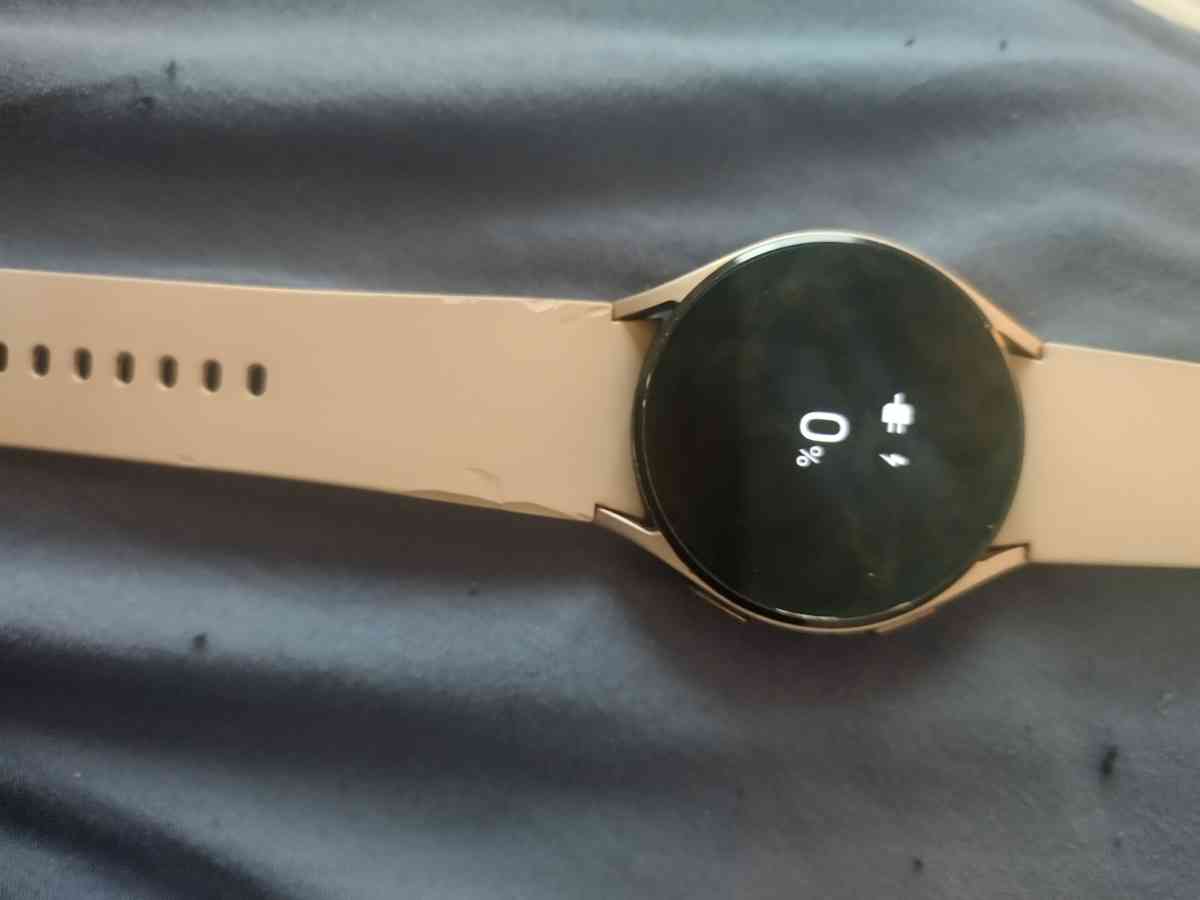 Samsung Galaxy watch 4 rose gold with original charger