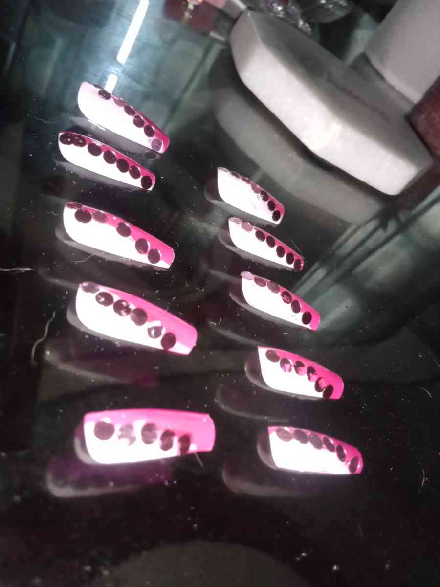 press on nails