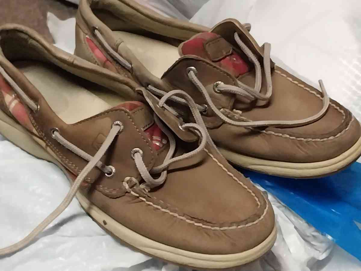 several different size shoes