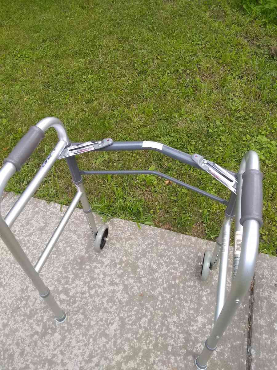 Guardian signature rolling walker