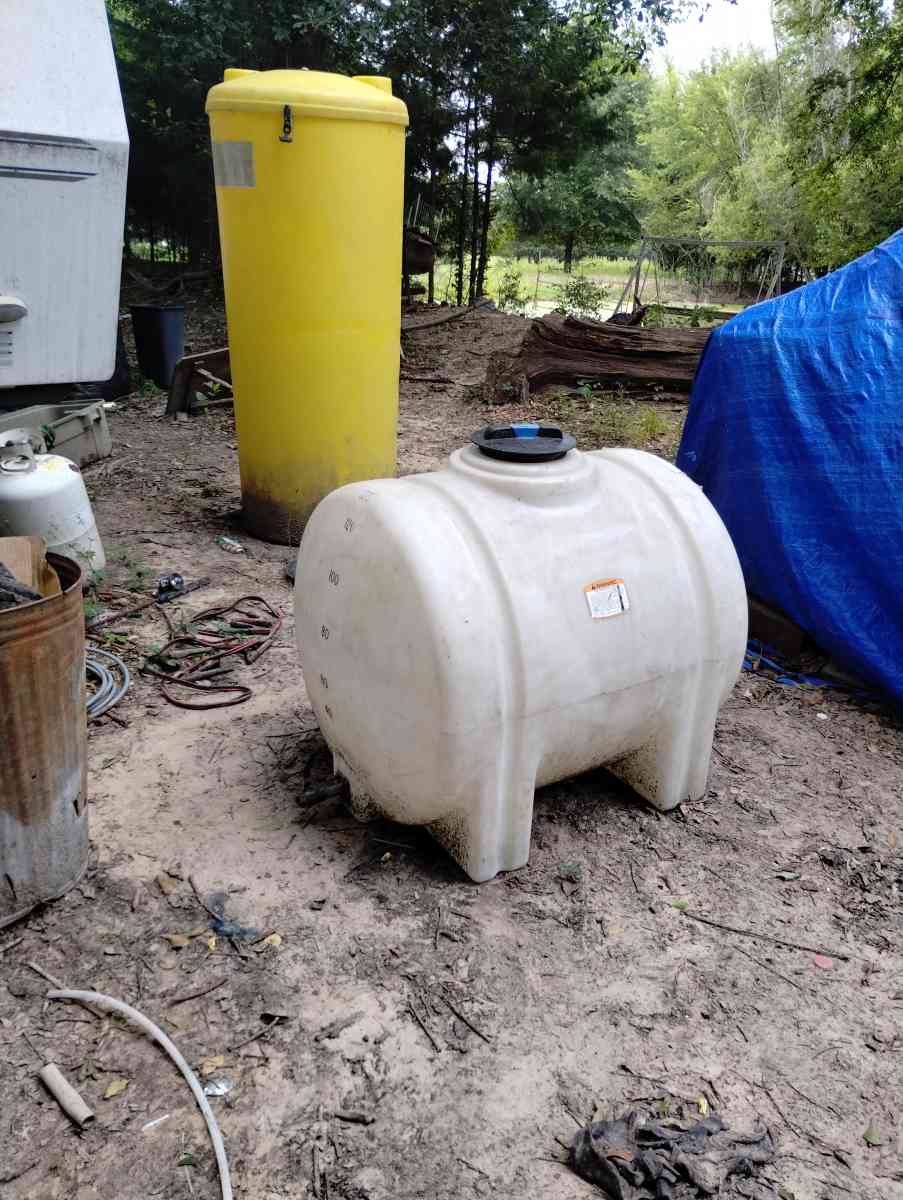 200 gallon water holding tank