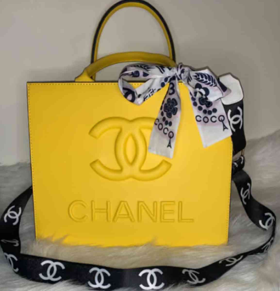 Classic Leather Faltering Chanel Hand Bag