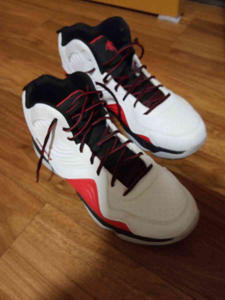 mens tennis shoes size 10 half And one